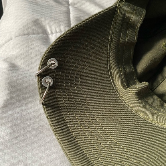 Women’s Green Hat with Silver Chains 🧢 - Picture 10 of 15